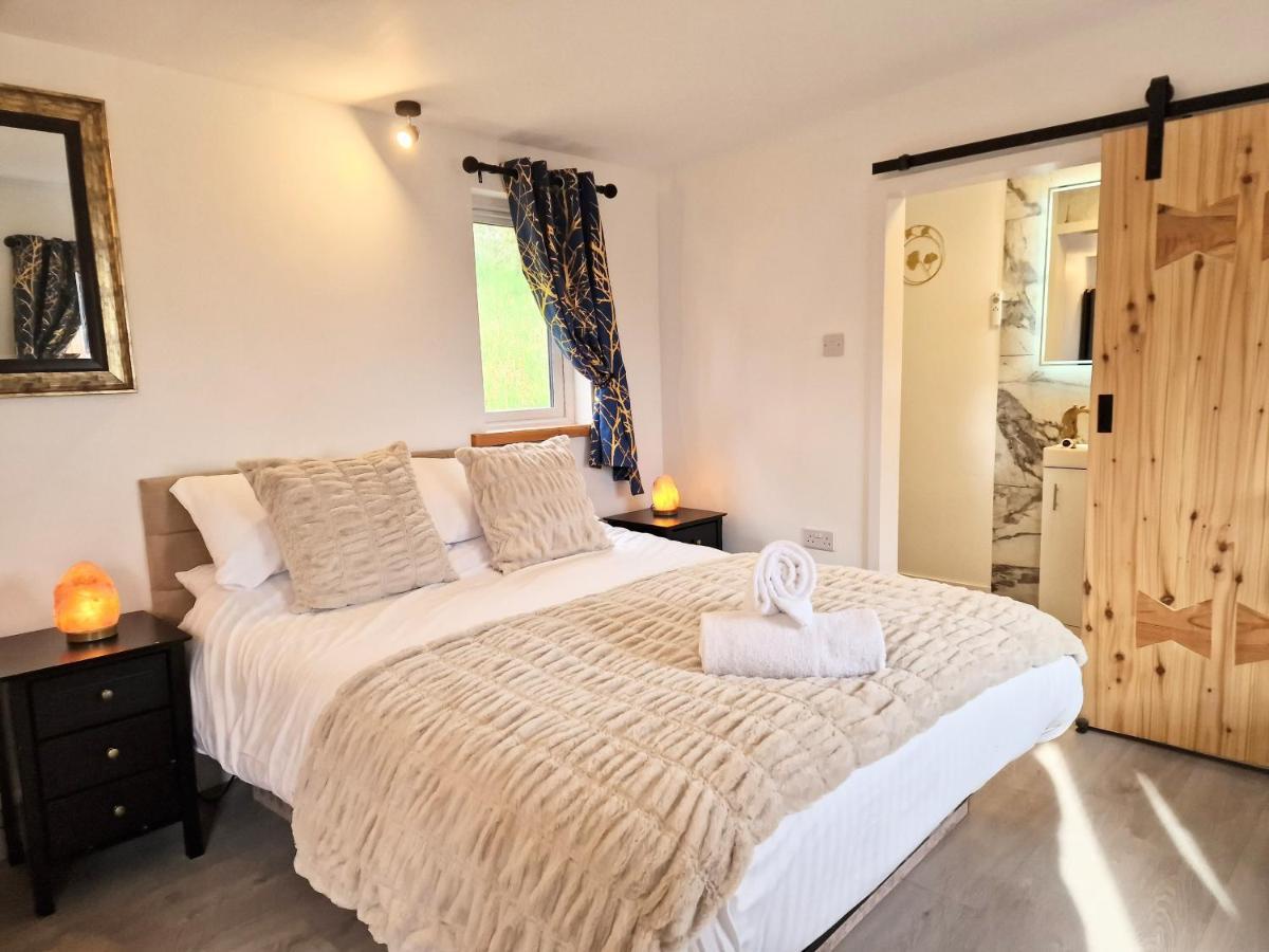 Kaoglen Lodge - Fawn Pod - Hot Tub - Dogs - Pitlochry - Luxury Blairgowrie and Rattray Esterno foto