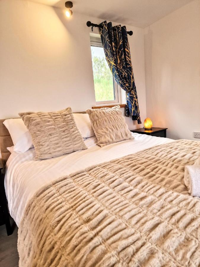 Kaoglen Lodge - Fawn Pod - Hot Tub - Dogs - Pitlochry - Luxury Blairgowrie and Rattray Esterno foto